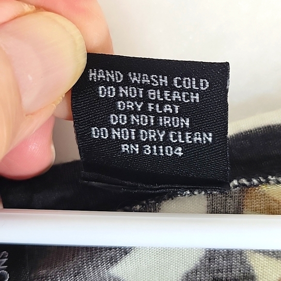 New Directions Batwing Sleeve Butterfly themed Top SizeM - Picture 3 of 7